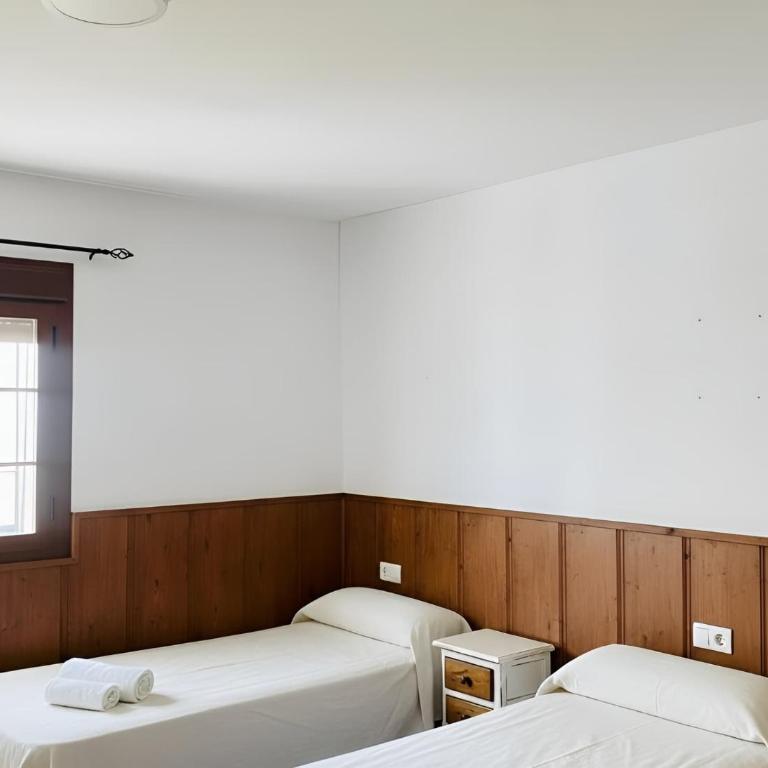 Amplio Chalet con Piscina privada Terraza y Barbacoa Cerca del pueblo - Casa - 18