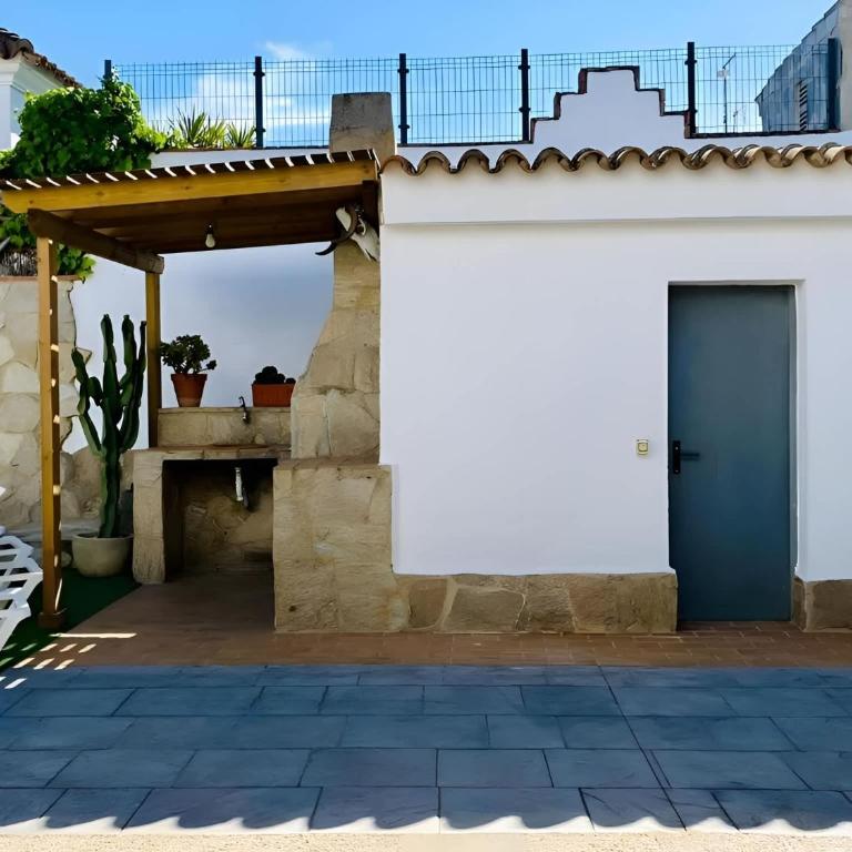 Amplio Chalet con Piscina privada Terraza y Barbacoa Cerca del pueblo - Casa - 26