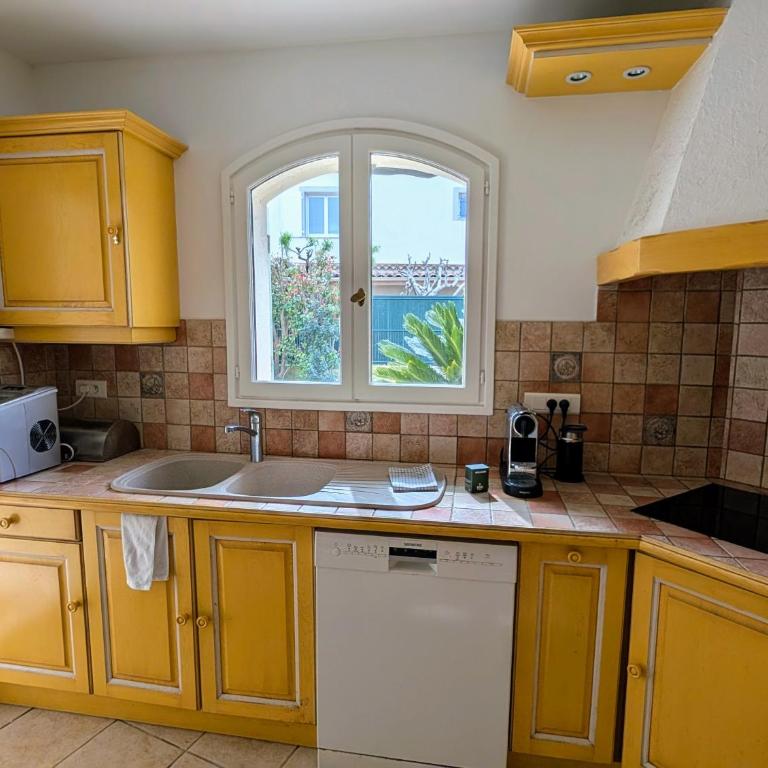 Villa Flora -150m2, Swimming Pool, Sea on Foot, Air Conditioning - Villa 3 Chambres - 20