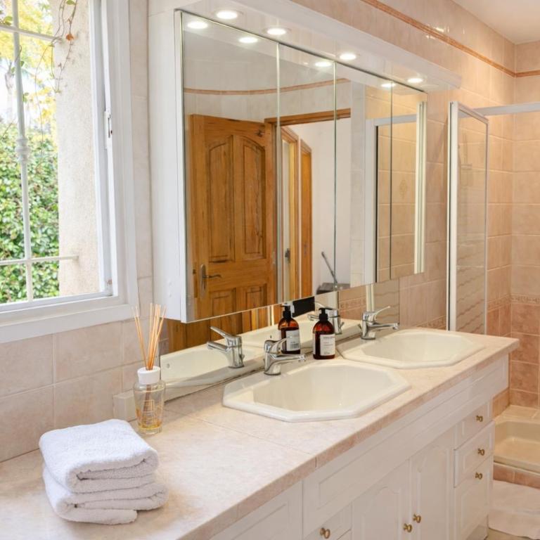 Villa Flora -150m2, Swimming Pool, Sea on Foot, Air Conditioning - Villa 3 Chambres - 22