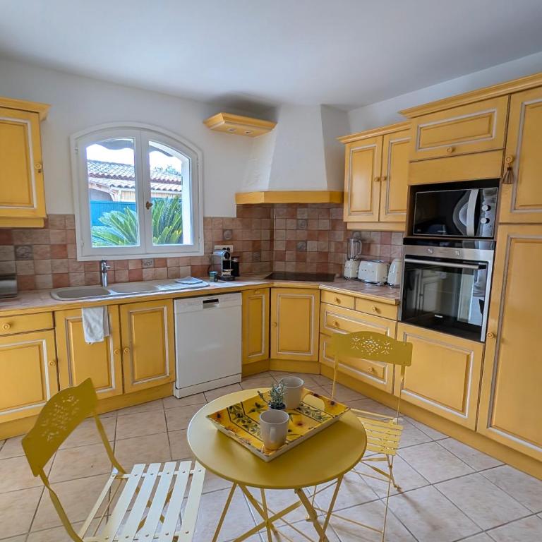 Villa Flora -150m2, Swimming Pool, Sea on Foot, Air Conditioning - Villa 3 Chambres - 27