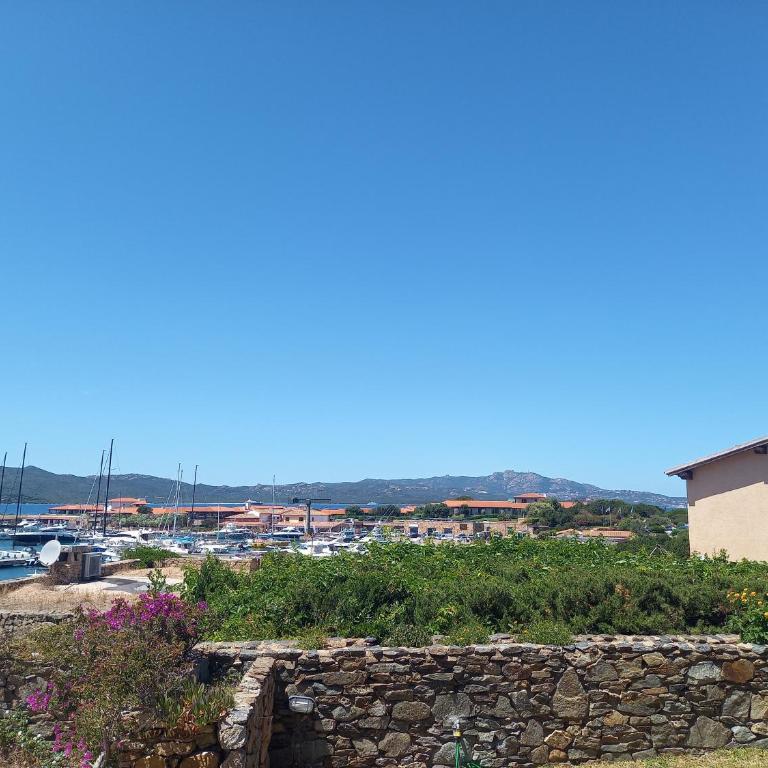 PORTO ROTONDO TRAUMHAFTE FERIENWOHNUNG MIT GARTEN und PARKPLATZ ZU VERMIETEN! APPARTAMENTO VACANZE DA SOGNO A PORTO ROTONDO CON GIARDINO E PARCHEGGIO IN AFFITTO! - Appartamento con 1 Camera da Letto - 1