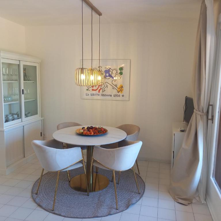 PORTO ROTONDO TRAUMHAFTE FERIENWOHNUNG MIT GARTEN und PARKPLATZ ZU VERMIETEN! APPARTAMENTO VACANZE DA SOGNO A PORTO ROTONDO CON GIARDINO E PARCHEGGIO IN AFFITTO! - Appartamento con 1 Camera da Letto - 24