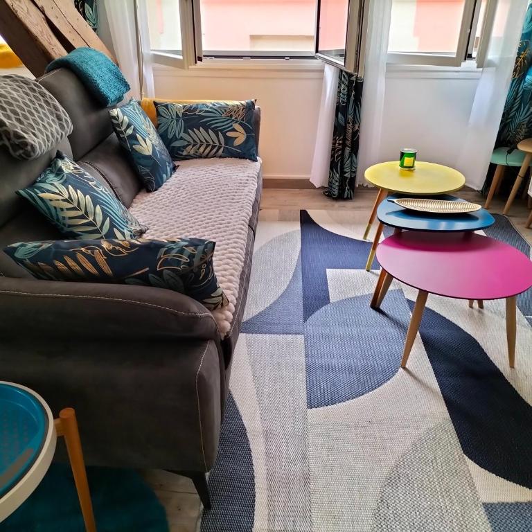 Près des Thermes de Bagnères de Bigorre, loft 3 étoiles, coloré et baigné de lumière - Loft - 4