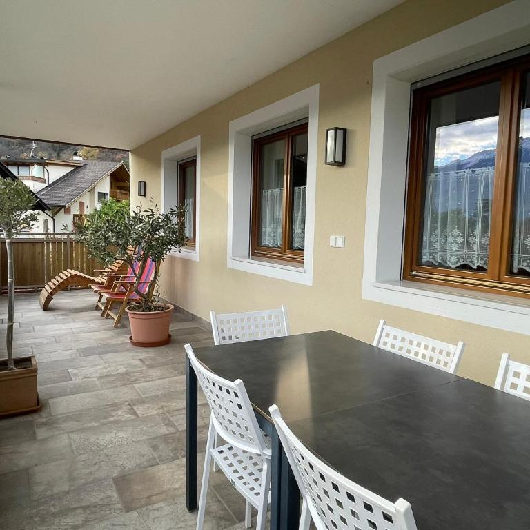 Residence Sonnenburger - Biobauernhof - Azienda agricola biologica - Three-Bedroom Apartment - 4