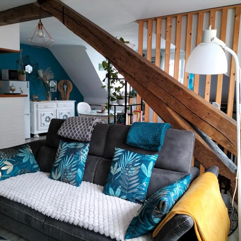 Près des Thermes de Bagnères de Bigorre, loft 3 étoiles, coloré et baigné de lumière - Loft - 7