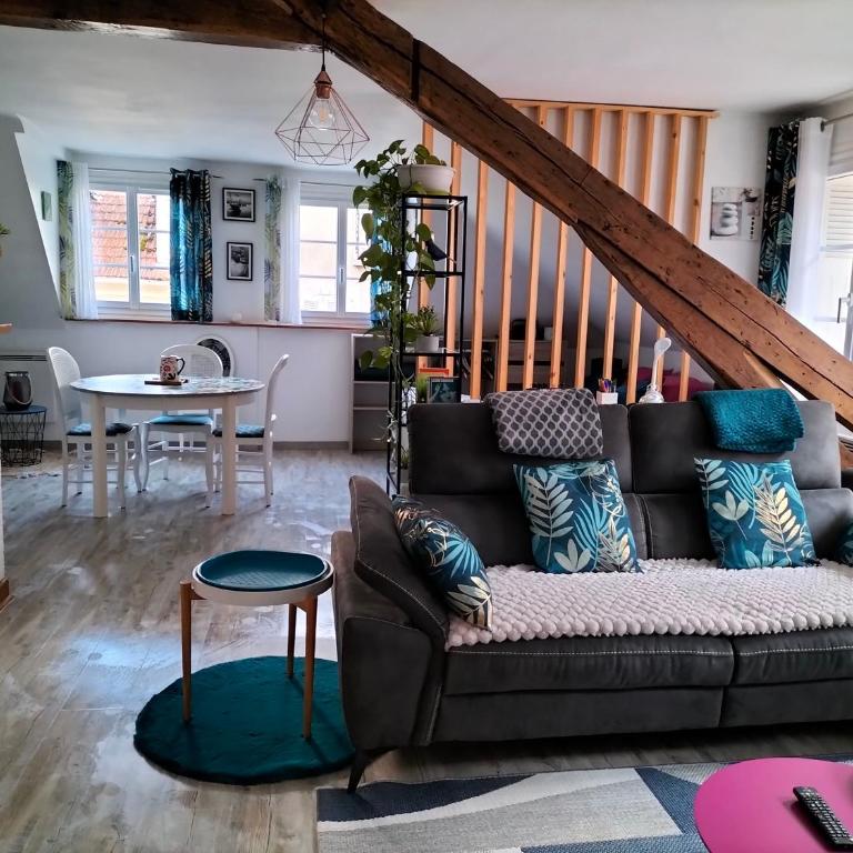 Près des Thermes de Bagnères de Bigorre, loft 3 étoiles, coloré et baigné de lumière - Loft - 9