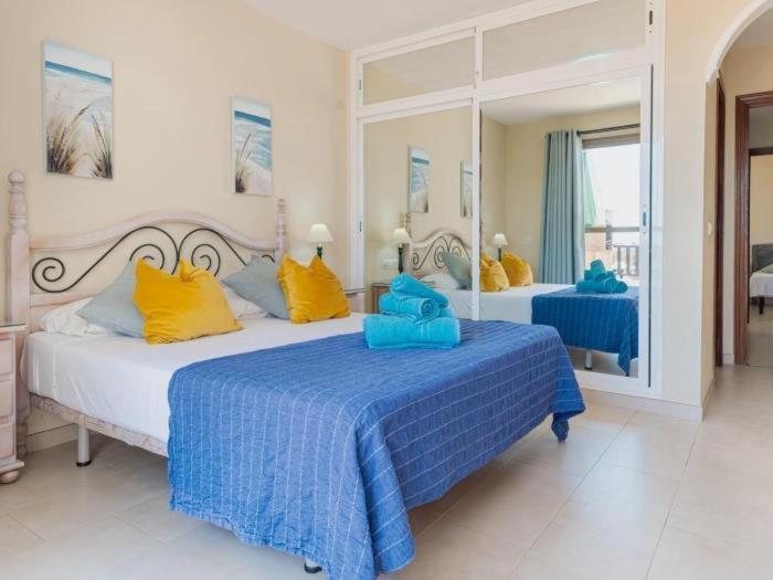 Wonderful 3 bedroom with two Spacious Terraces - Three-Bedroom Apartment - 33