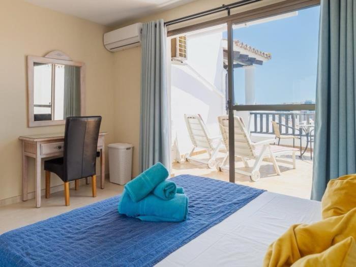 Wonderful 3 bedroom with two Spacious Terraces - Three-Bedroom Apartment - 35