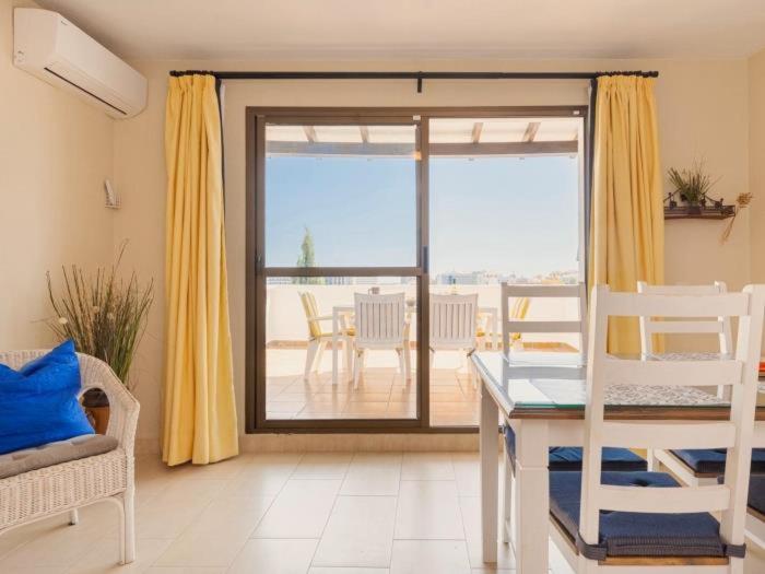 Wonderful 3 bedroom with two Spacious Terraces - Three-Bedroom Apartment - 39