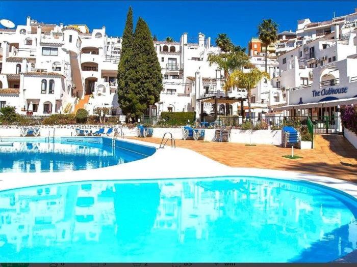 Wonderful 3 bedroom with two Spacious Terraces - Three-Bedroom Apartment - 44