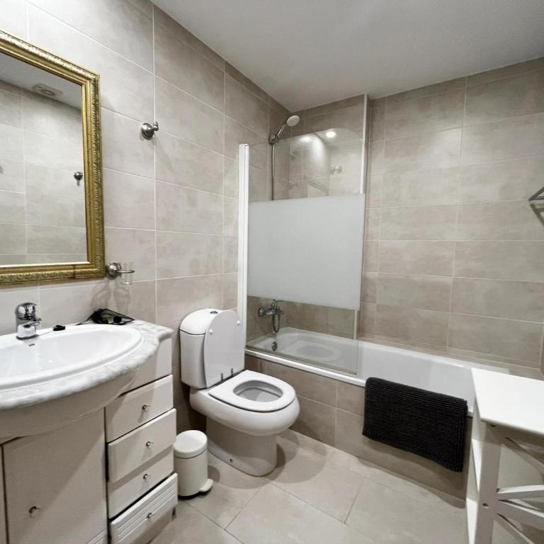 Wonderful 3 bedroom with two Spacious Terraces - Three-Bedroom Apartment - 48