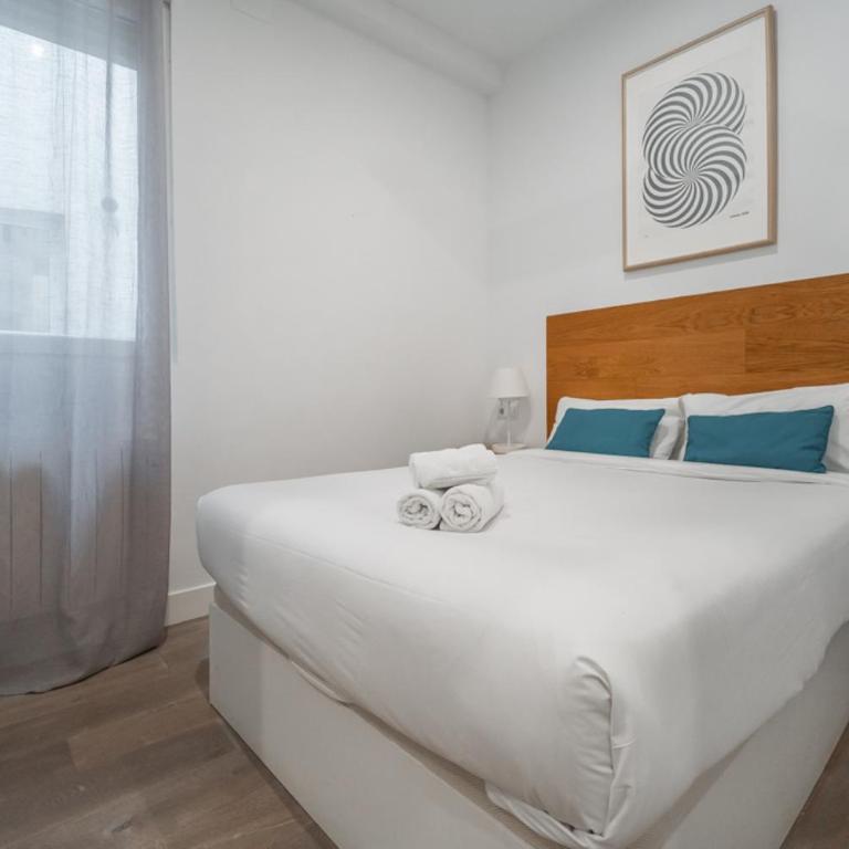 Bright and Cozy 2BD 2BT GranVia - Apartment - 18