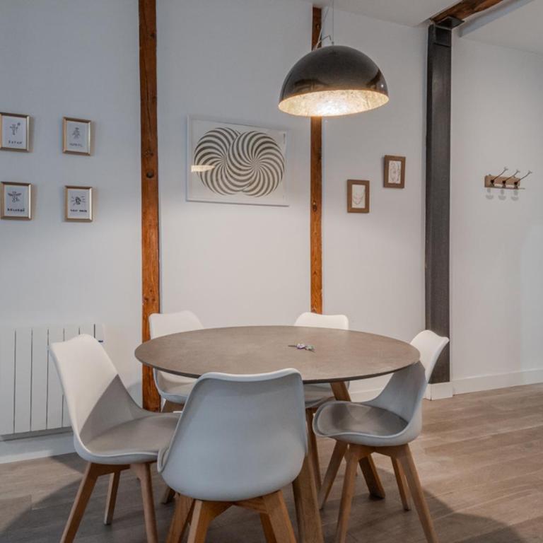 Bright and Cozy 2BD 2BT GranVia - Apartment - 11