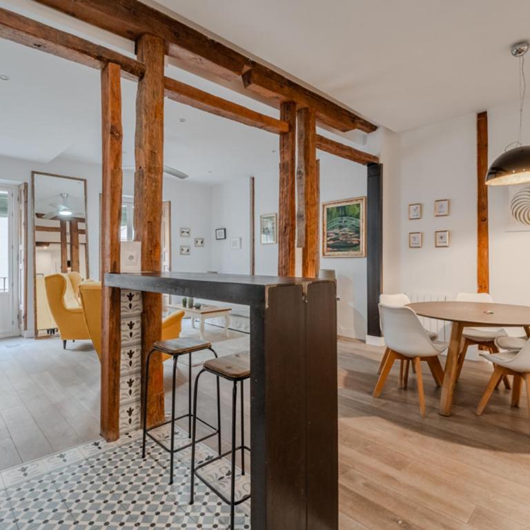 Bright and Cozy 2BD 2BT GranVia - Apartment - 12