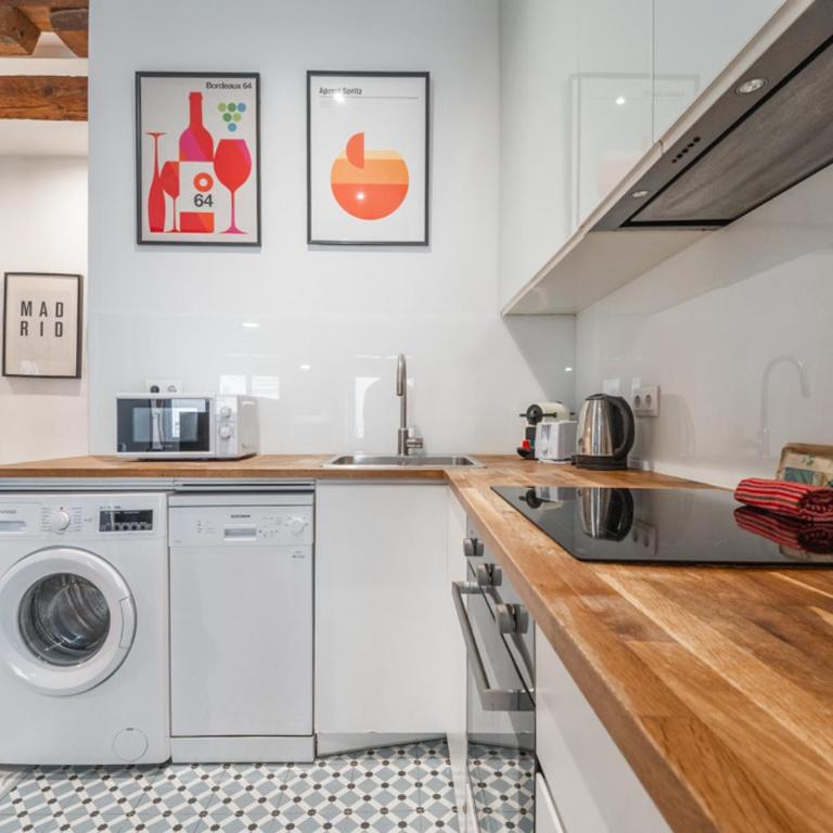 Bright and Cozy 2BD 2BT GranVia - Apartment - 6