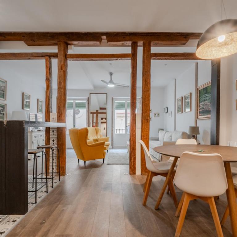 Bright and Cozy 2BD 2BT GranVia - Apartment - 7
