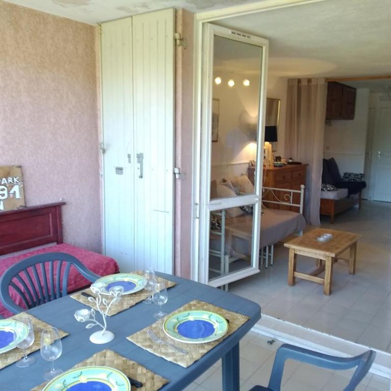 Très beau T2 Cavalière avec terrasse proche mer - Appartement 2 Chambres - 15