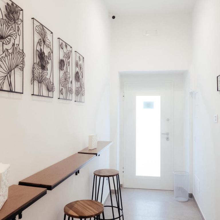 GuestHost - Maison Vittoria Comfortable Studio Apartment and Room - Double Room with Private Bathroom - 9