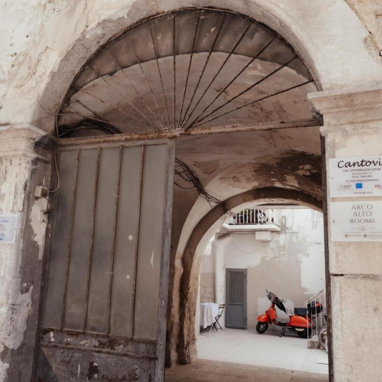 GuestHost - Maison Vittoria Comfortable Studio Apartment and Room - Double Room with Private Bathroom - 11