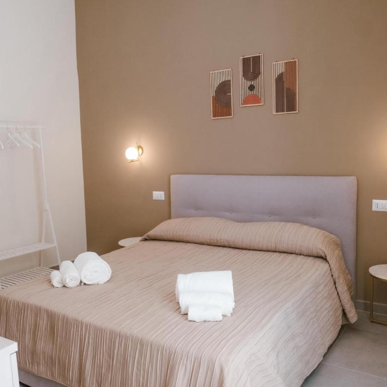 GuestHost - Maison Vittoria Comfortable Studio Apartment and Room - Double Room with Private Bathroom - 3