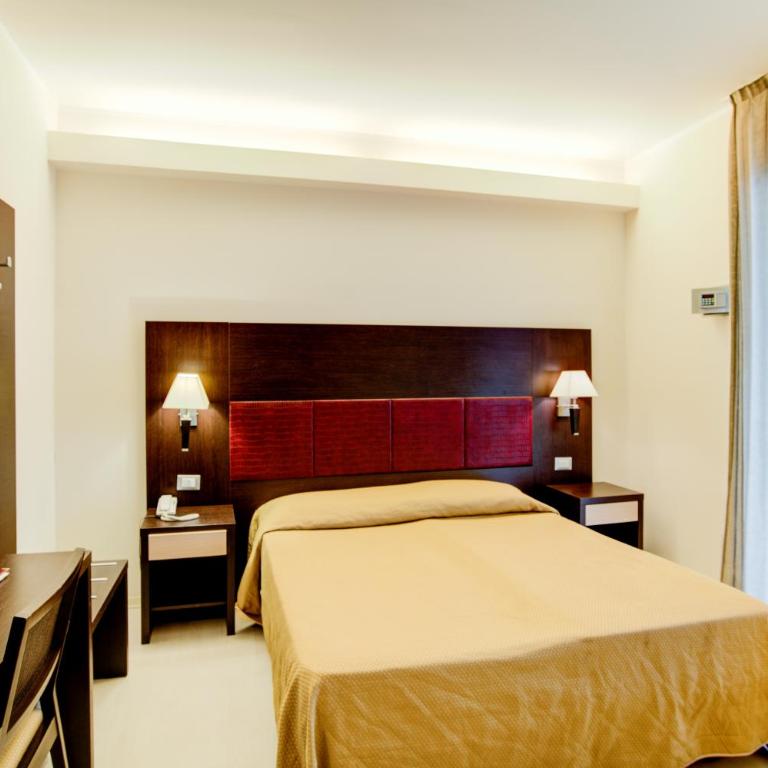 Hotel Capitol - Bianchi Hotels - Camera Matrimoniale con Balcone - 3