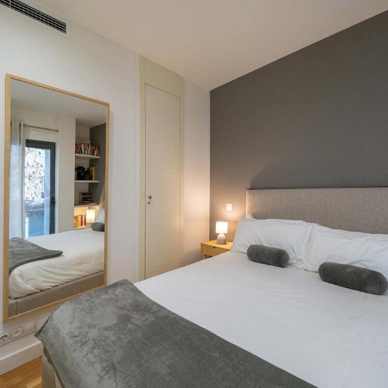Housing Gran Via by SharingCo - One-Bedroom Apartment - 9