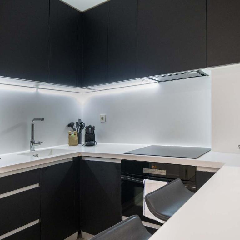 Housing Gran Via by SharingCo - One-Bedroom Apartment - 15