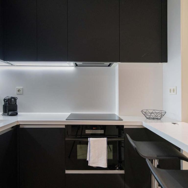 Housing Gran Via by SharingCo - One-Bedroom Apartment - 17