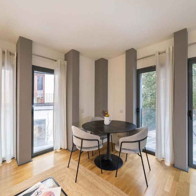 Housing Gran Via by SharingCo - One-Bedroom Apartment - 5