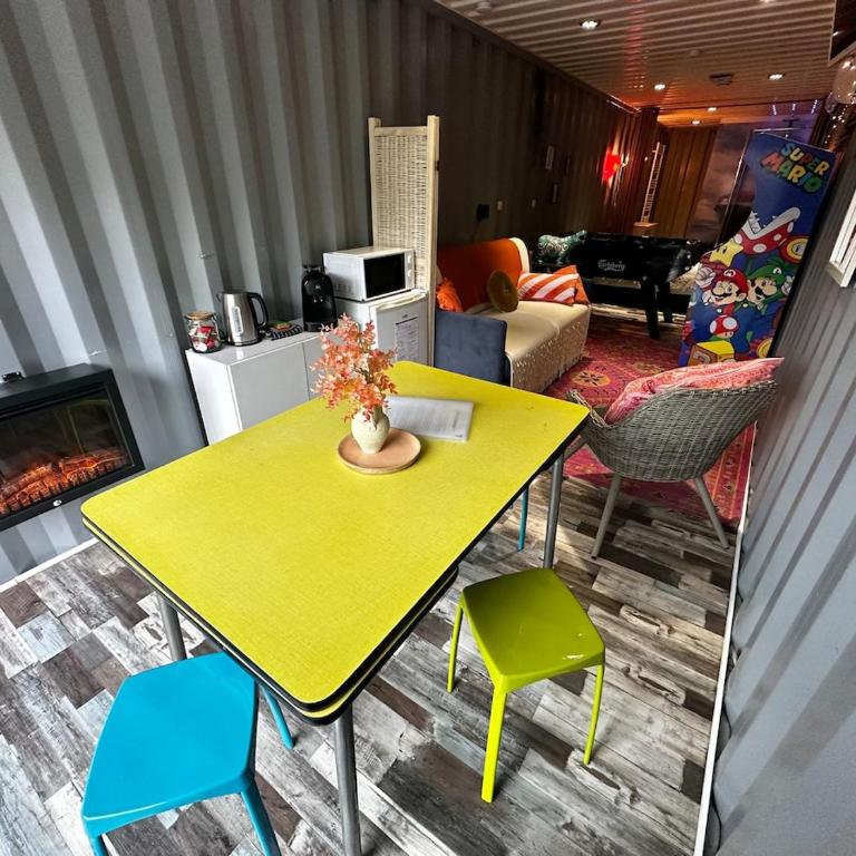 Séjour insolite dans un Container aménagé à Berck avec Borne d'arcade et Babyfoot - Familienstudio - 3