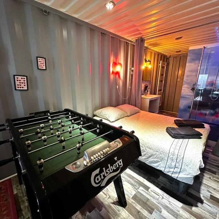 Séjour insolite dans un Container aménagé à Berck avec Borne d'arcade et Babyfoot - Familienstudio - 5