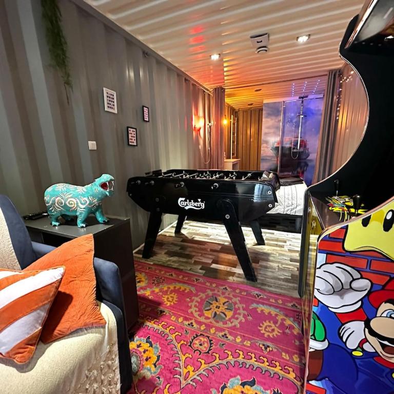 Séjour insolite dans un Container aménagé à Berck avec Borne d'arcade et Babyfoot - Familienstudio - 14