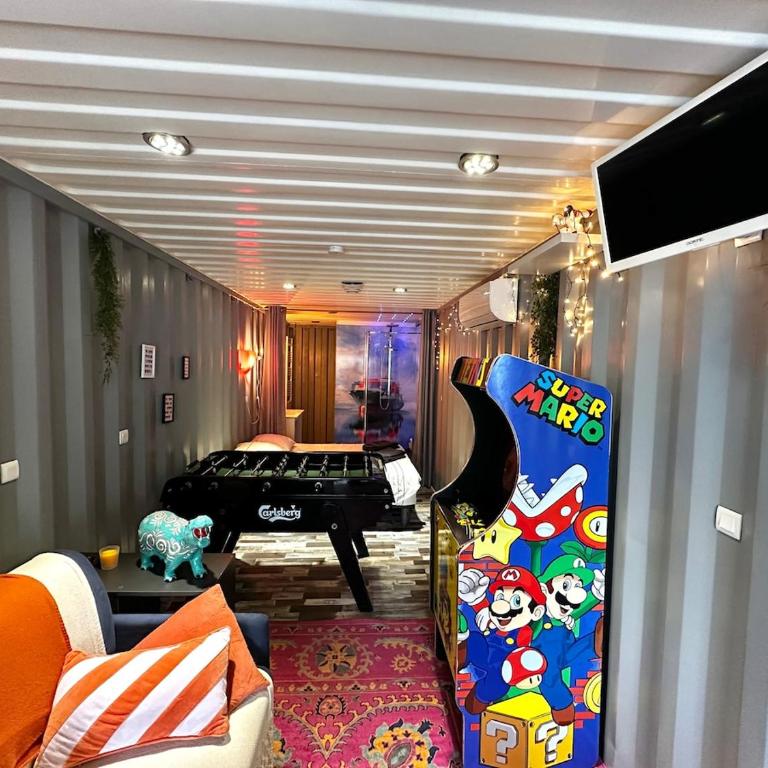Séjour insolite dans un Container aménagé à Berck avec Borne d'arcade et Babyfoot - Familienstudio - 4