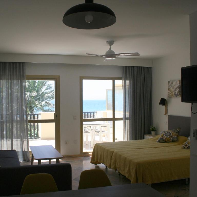 Apartment located right on the beach en Romana Playa - Apartamento de 1 dormitorio - 6