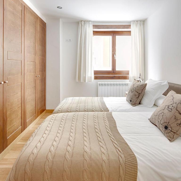 Cap 1500 Dos by FeelFree Rentals - Three-Bedroom Apartment - 10