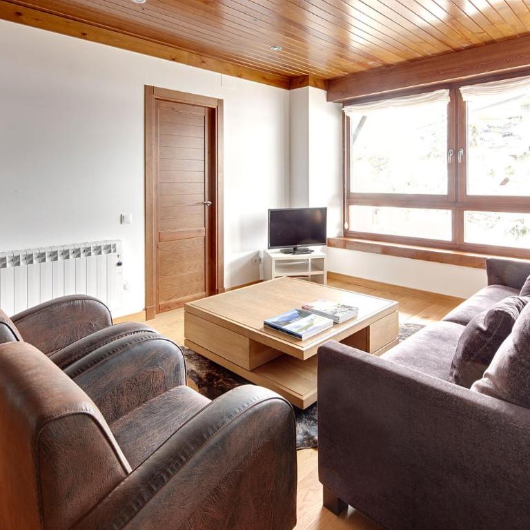 Cap 1500 Dos by FeelFree Rentals - Three-Bedroom Apartment - 1