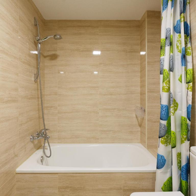 UHC Mar Augusta Family Complex - Three-Bedroom Apartment - 16