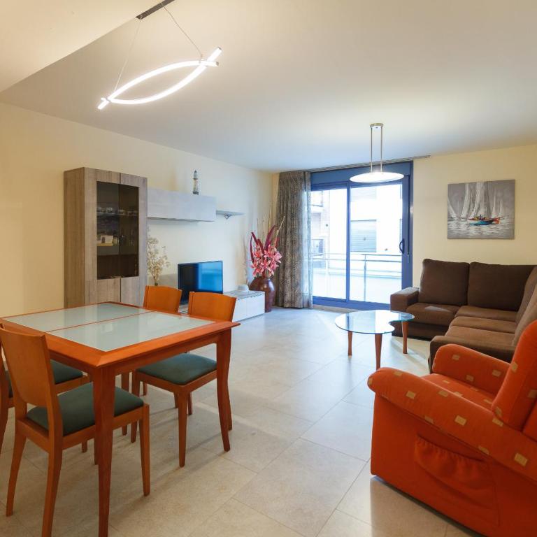 UHC Mar Augusta Family Complex - Three-Bedroom Apartment - 7