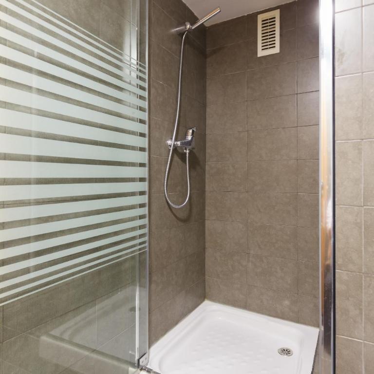 UHC Mar Augusta Family Complex - Three-Bedroom Apartment - 20
