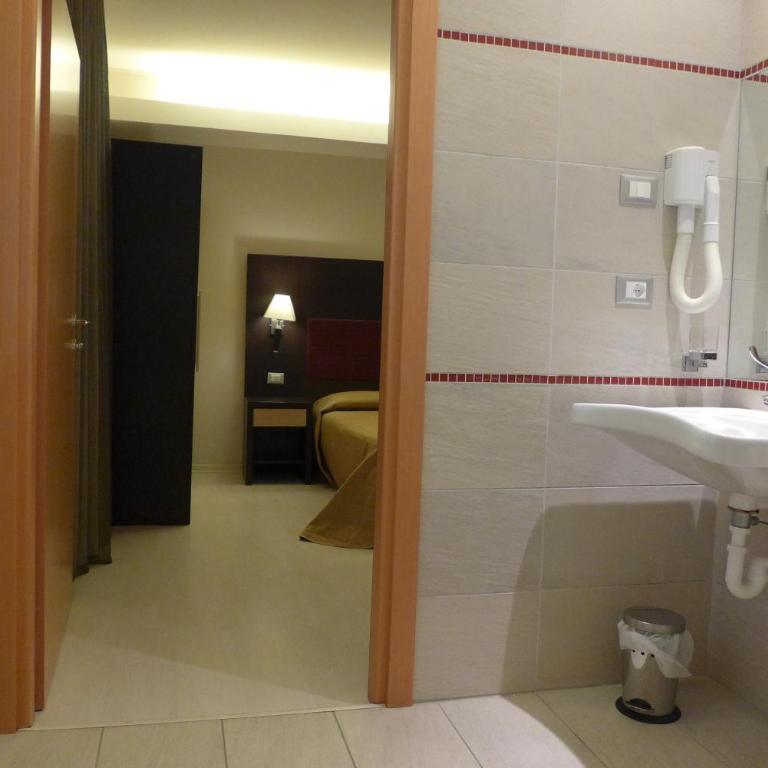 Hotel Capitol - Bianchi Hotels - Camera Doppia con Letti Singoli con Accesso Disabili - 5