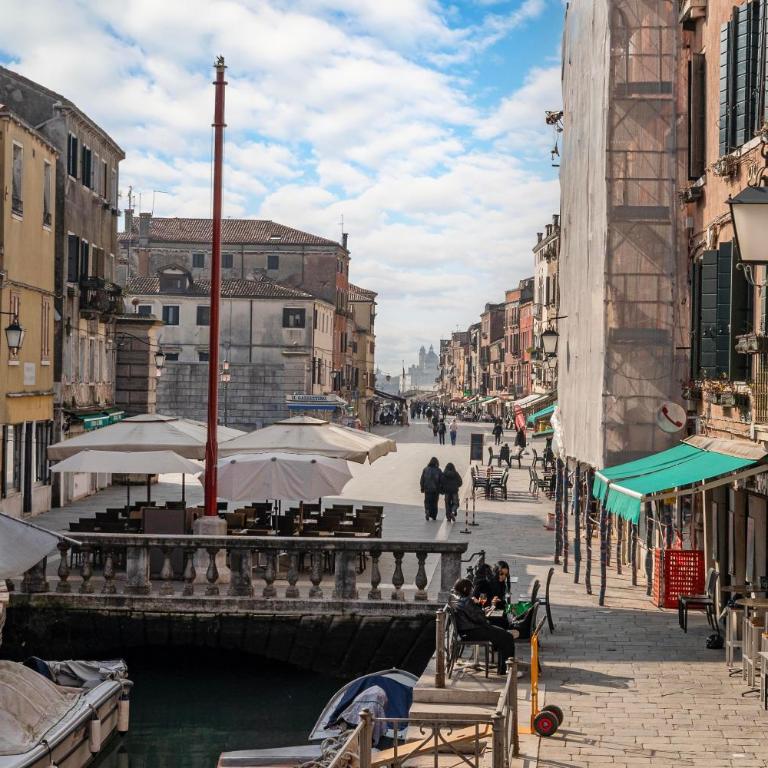 Ca Giardini Apartments in Biennale by Bricola Apartments - Camera Matrimoniale - 16
