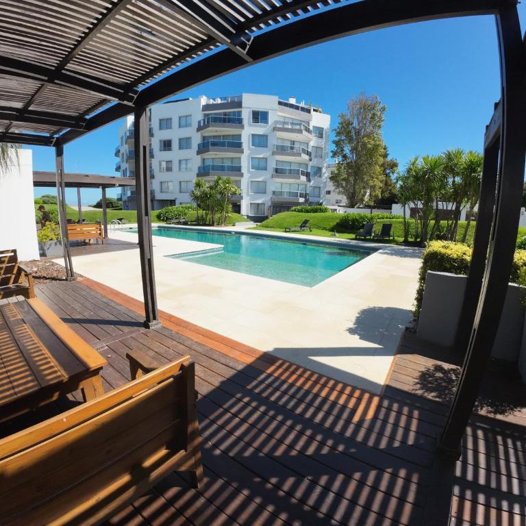 Frente al mar 3 ambientes con vista y piscina - Apartamento Deluxe de 2 dormitorios con vistas al mar - 2