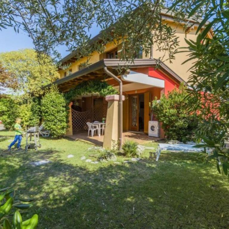 Terraced home with kids playground - Apartment - 1