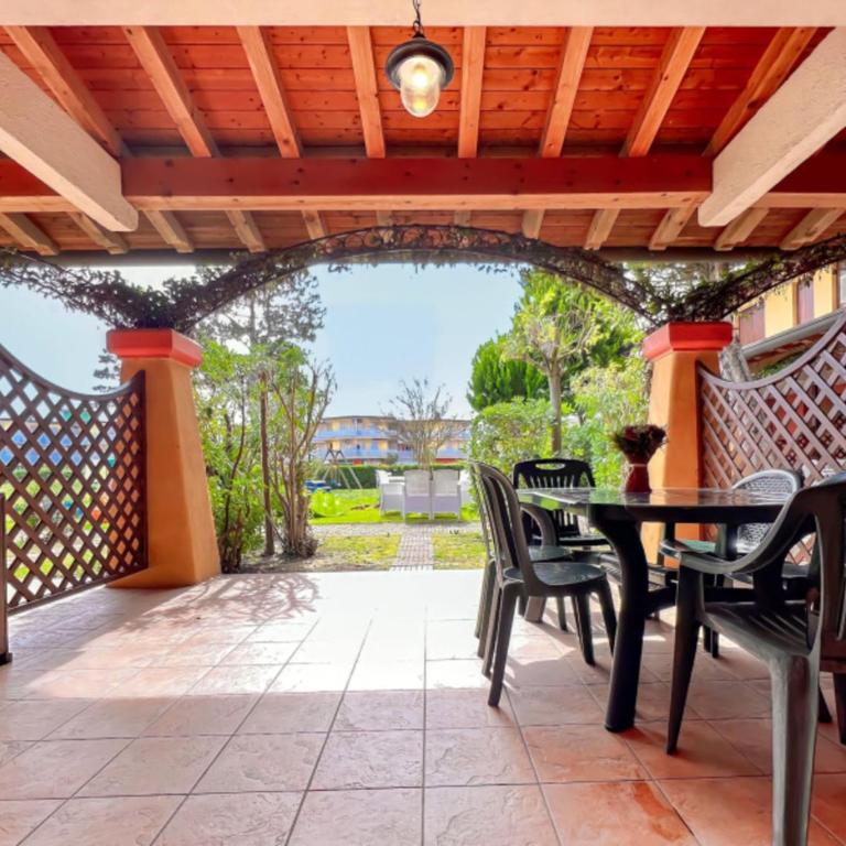 Terraced home with kids playground - Apartment - 13