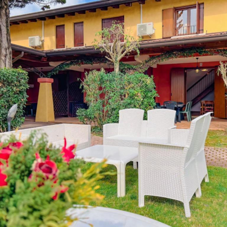 Terraced home with kids playground - Apartment - 16