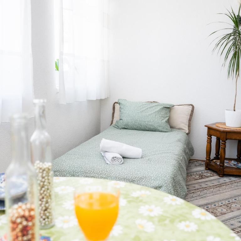 Central City Studio Apartment - One-Bedroom Apartment - 10