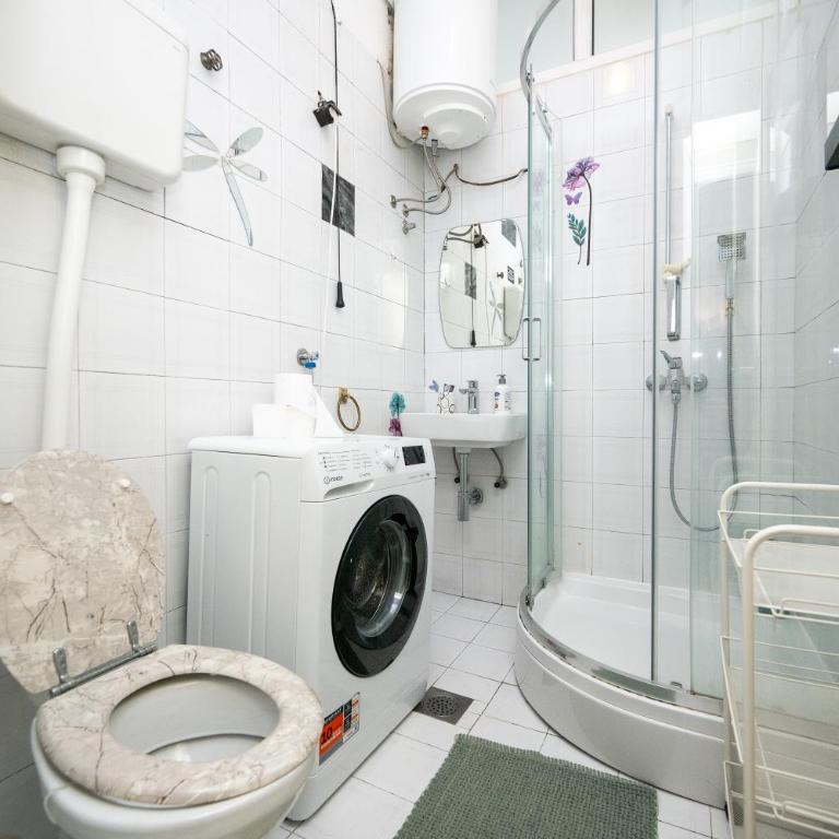 Central City Studio Apartment - One-Bedroom Apartment - 19