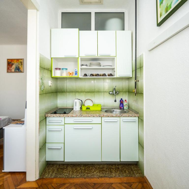 Central City Studio Apartment - One-Bedroom Apartment - 16