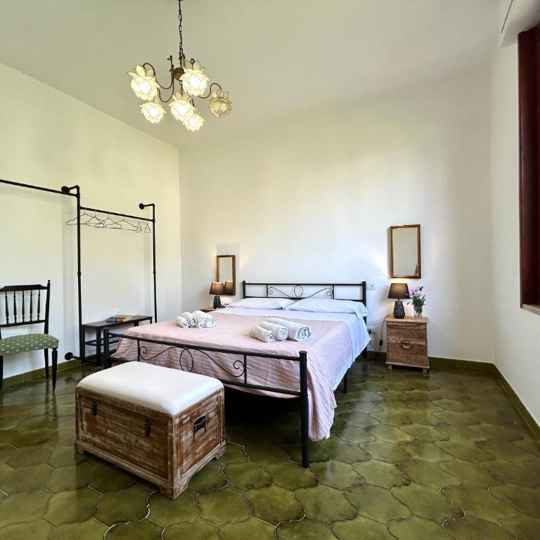 "Villa Cala Bianca" near the sea, parking e wifi - Villa - 43